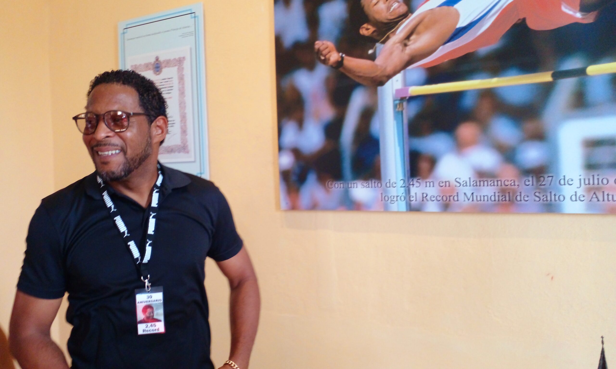 Celebran los 30 años de la marca 2.45 de Javier Sotomayor en su pueblo natal