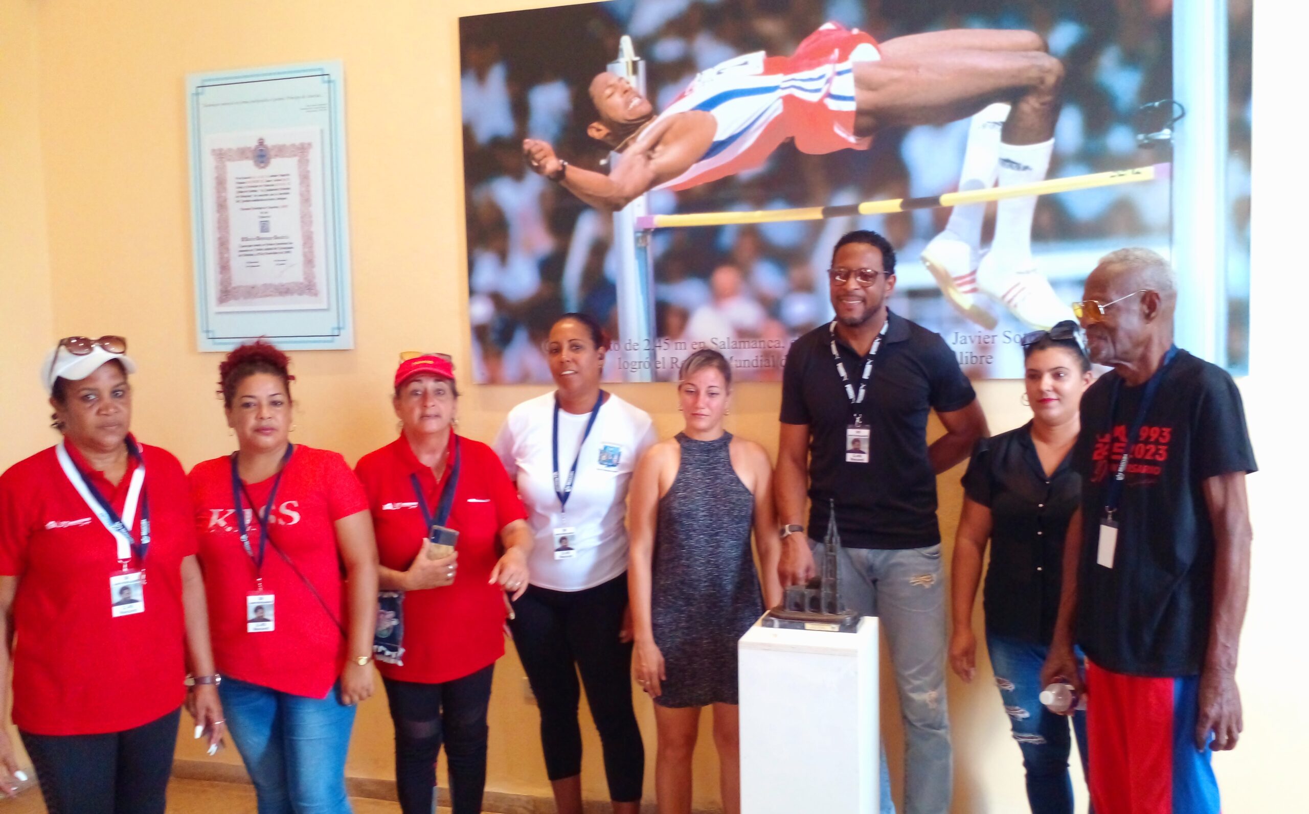 Celebran los 30 años de la marca 2.45 de Javier Sotomayor en su pueblo natal