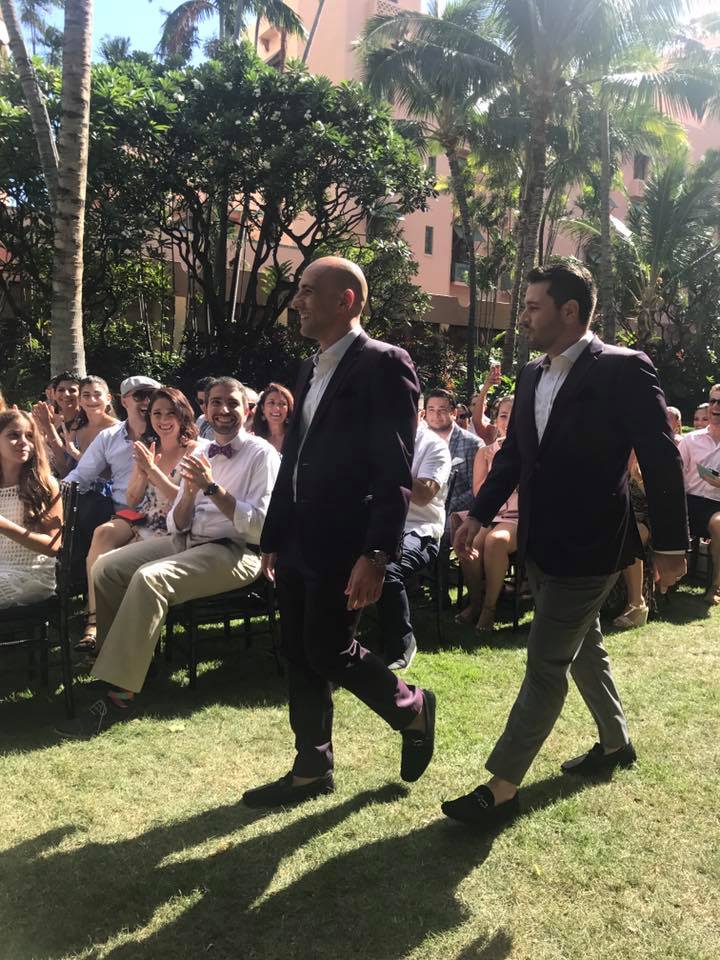  Co-managers from different teams usually never walk behind each other. A rare photo. 