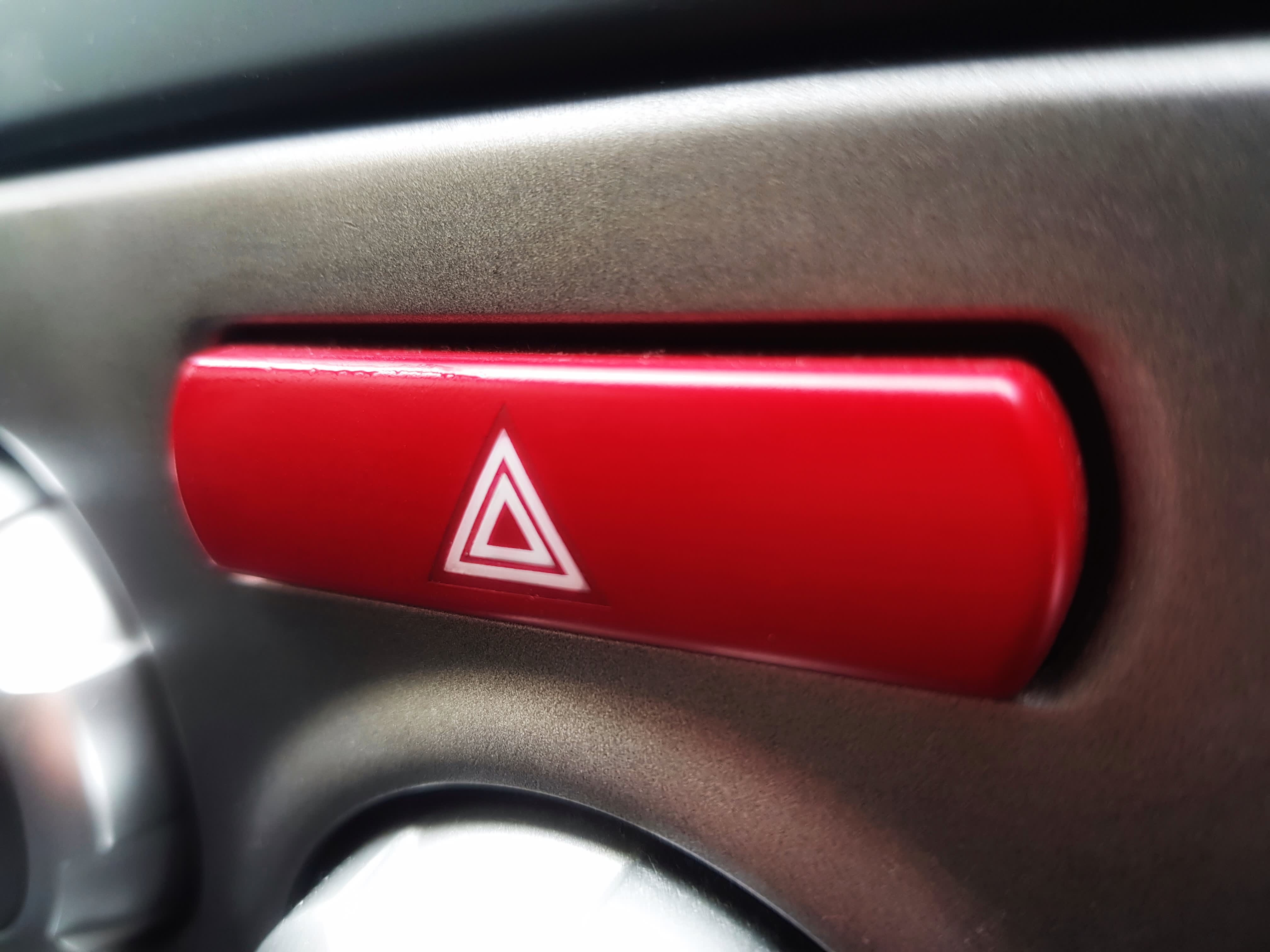 Theory Test Pro's Guide to Using Your Car’s Hazard Lights