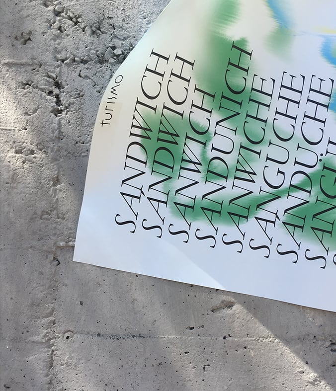 Sí, un sandwich poster.