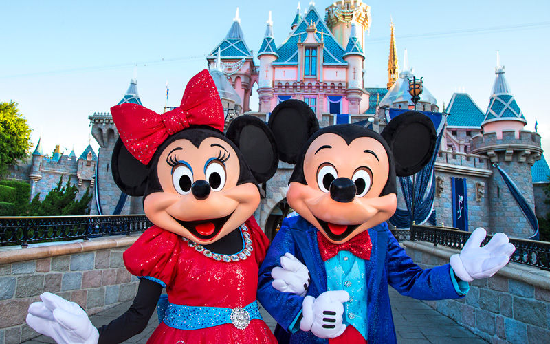 disneyland ile ilgili görsel sonucu