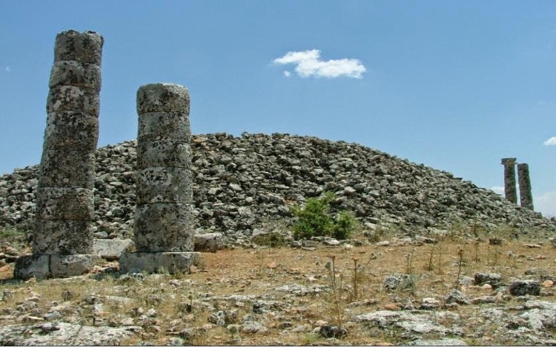  Dikilitaş (Sesönk)