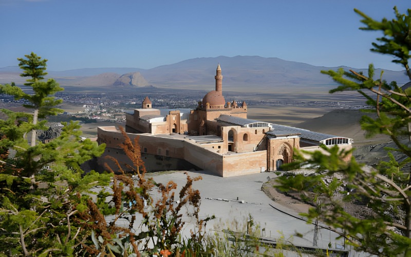 İshak Paşa Sarayı