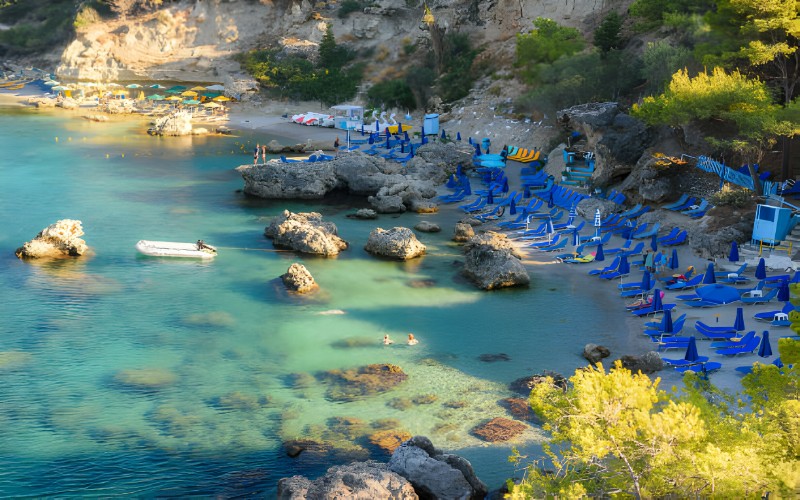 Anthony Quinn Bay Avrupa'nın En İyi Plajları