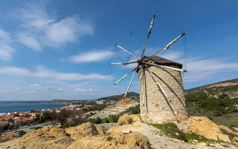 Eski Foça Yel Değirmenleri