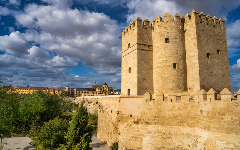 Cordoba'da Görülecek Yerler Calahorra Kulesi
