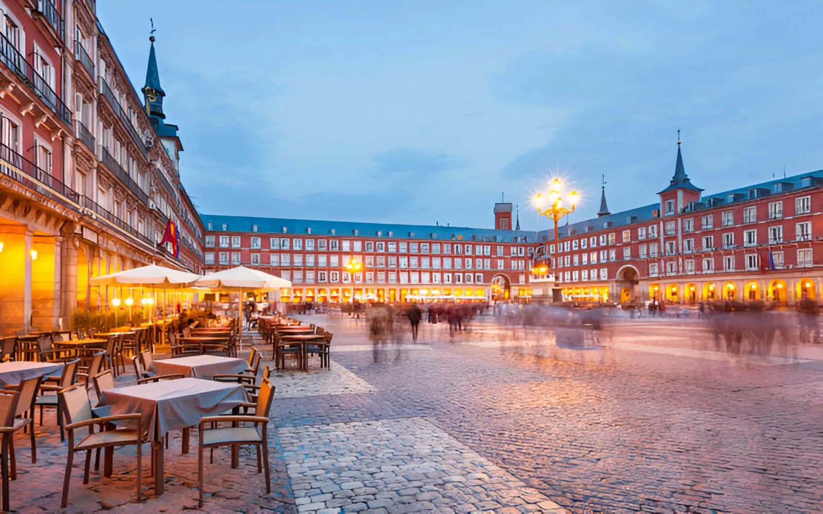 Madrid'de Gezilecek Yerler plaza mayor