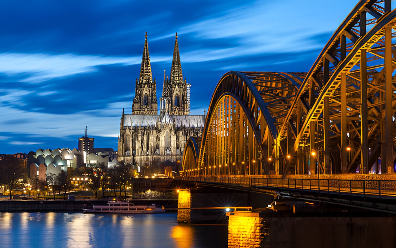 Köln gezilecek yerler