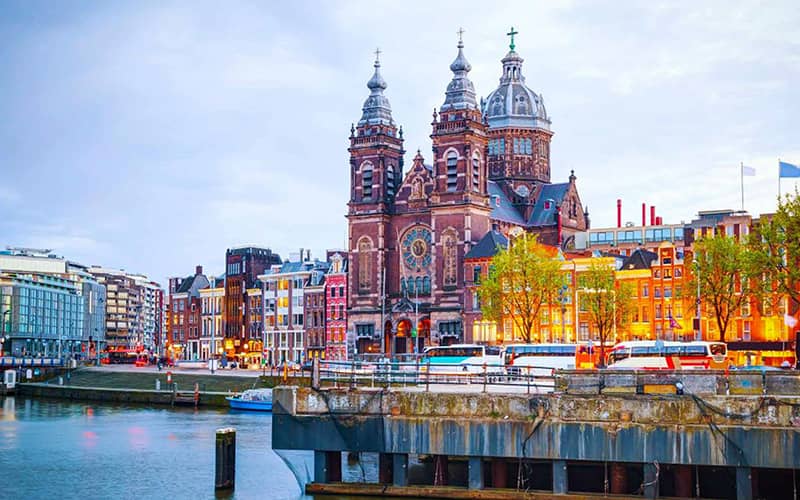 Dünyanın Farklı Yerlerinden Keşfetmeniz Gereken 5 Renkli Şehir