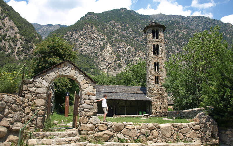 Santa-Coloma-Kilisesi-Andorra
