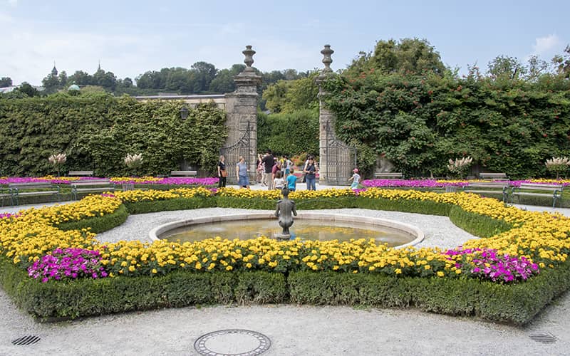 Mirabell Bahcesi
