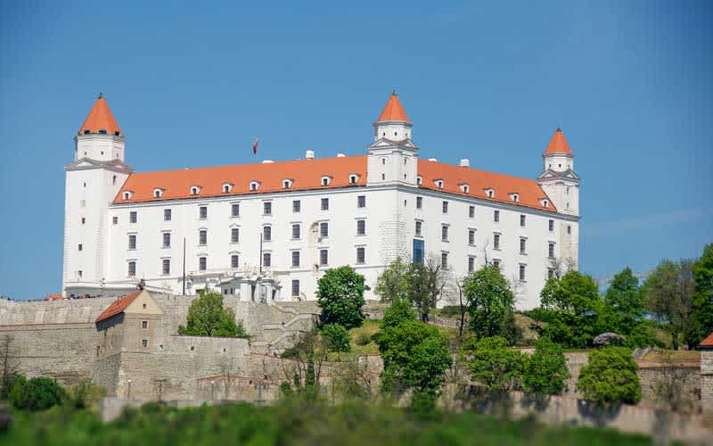 Bratislava-Nasil-Gidilir