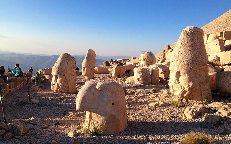 nemrut gezilecek yerler