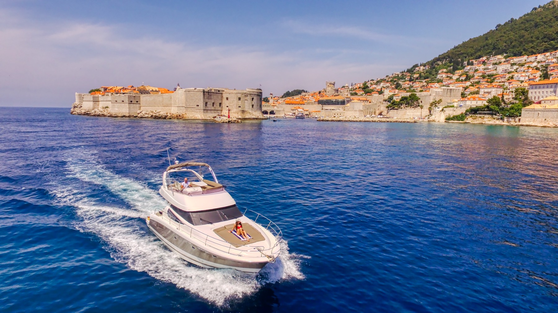 Jeanneau Prestige 440 Fly - max. 12 people 