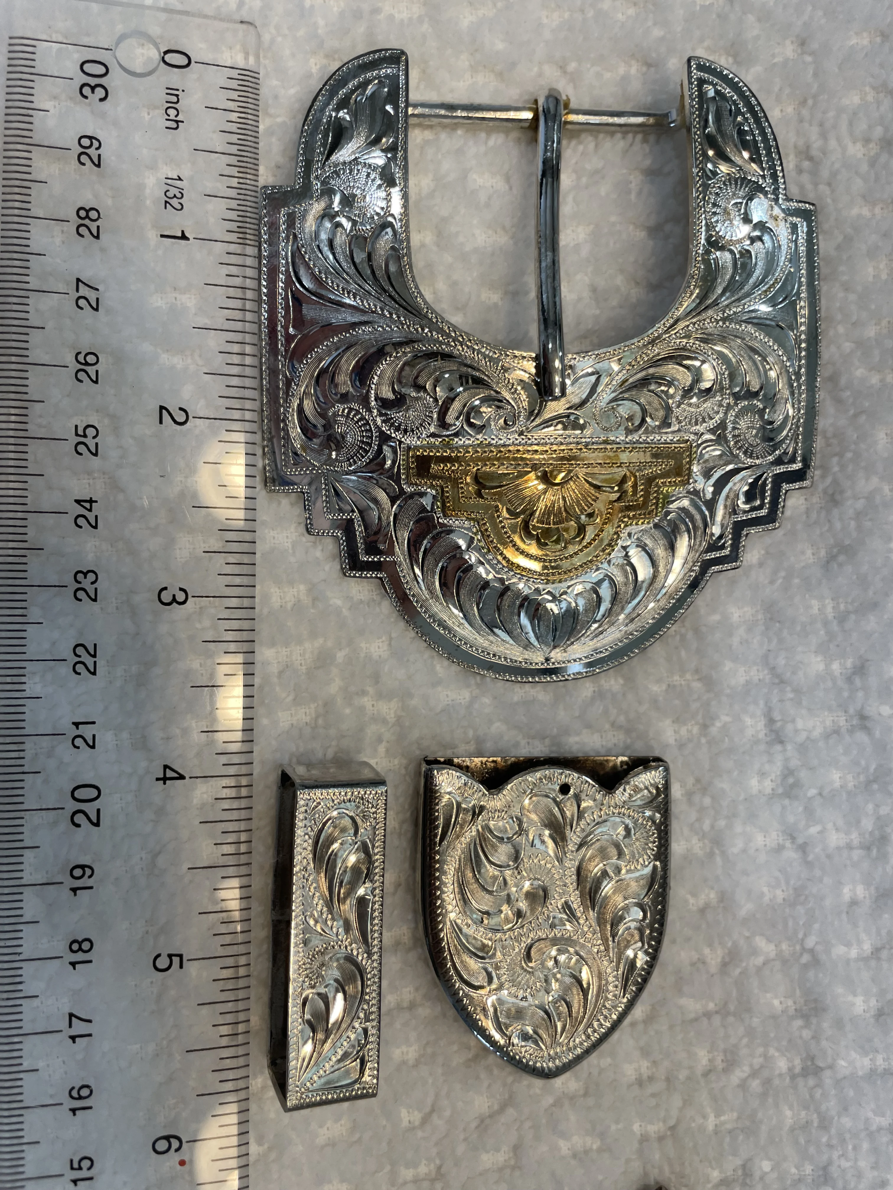 listing photo 1/3