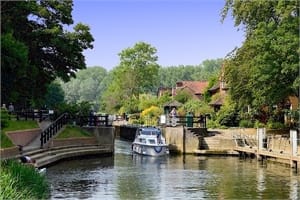 Sonning Lock lies near the village of Sonning, in rural Berkshire.
