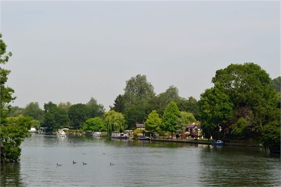 the River Thames seen from the lock
