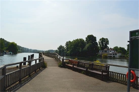 walkway to the lock