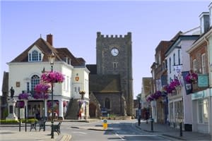 Wallingford lies at the foot of the Chilterns on the west side of the River Thames.