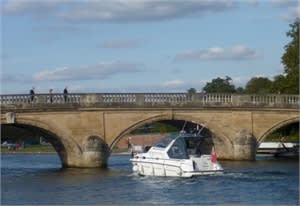 One of Oxfordshire’s most picturesque towns, situated on the River Thames.