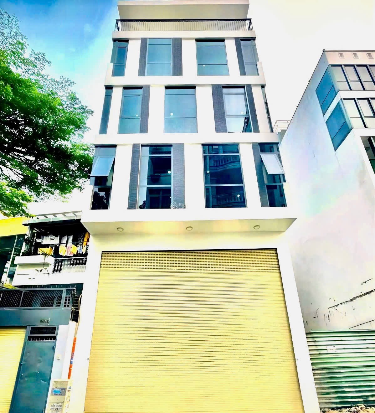 Cho thuê nhà 2MT đường Khánh Hội, Phường 6, Quận 4 - Ảnh 1