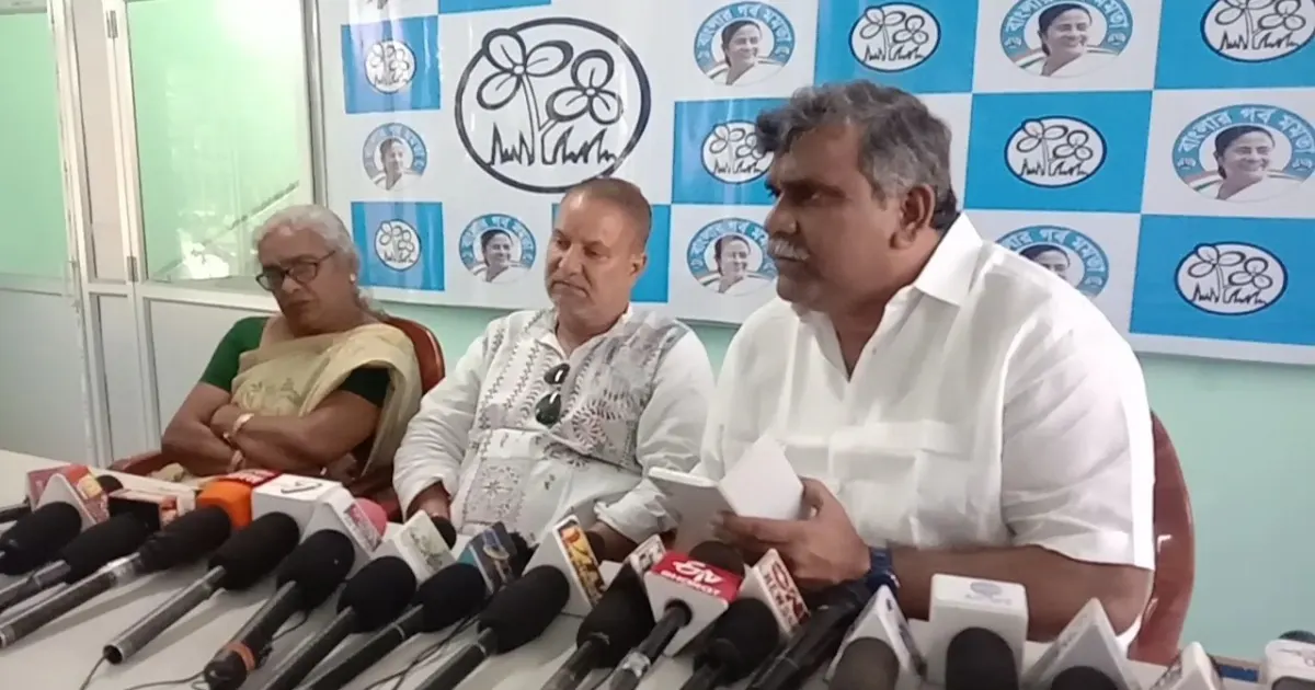 "বাংলা নিজের মেয়ে কেই চাই"নারীদের নিয়ে বিভিন্ন খতিয়ান তুলে ধরেন, সাংবাদিক সম্মেলনে