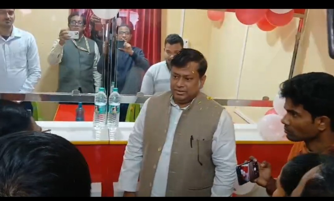 বালুরঘাট পোস্ট অফিসে বয়স্ক ও বিশেষ চাহিদা সম্পন্ন গ্রাহকদের জন্য পৃথক কাউন্টার চালু*