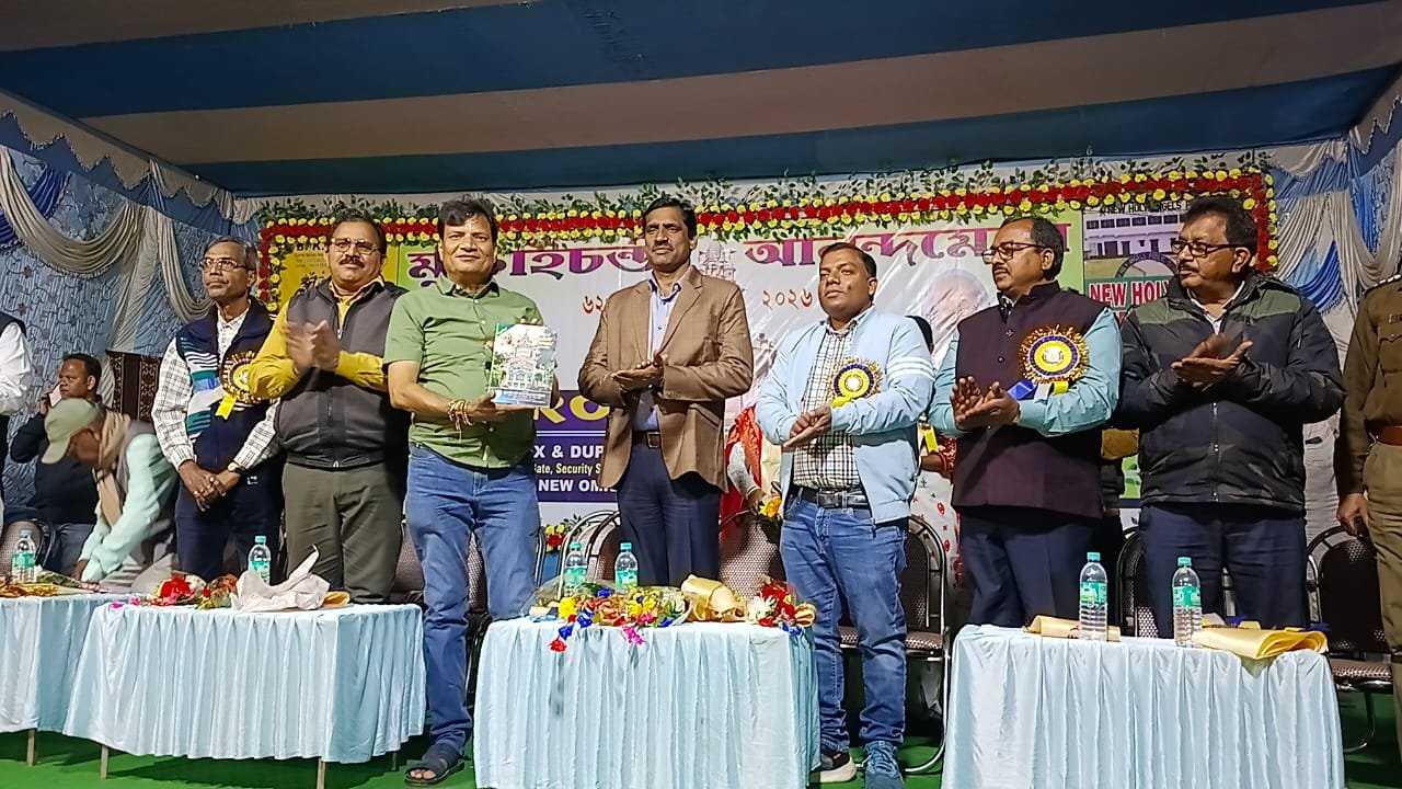 সালানপুরে মাধ্যমিক পরীক্ষার্থীদের শুভেচ্ছায় তৃণমূল কংগ্রেসের উদ্যোগ