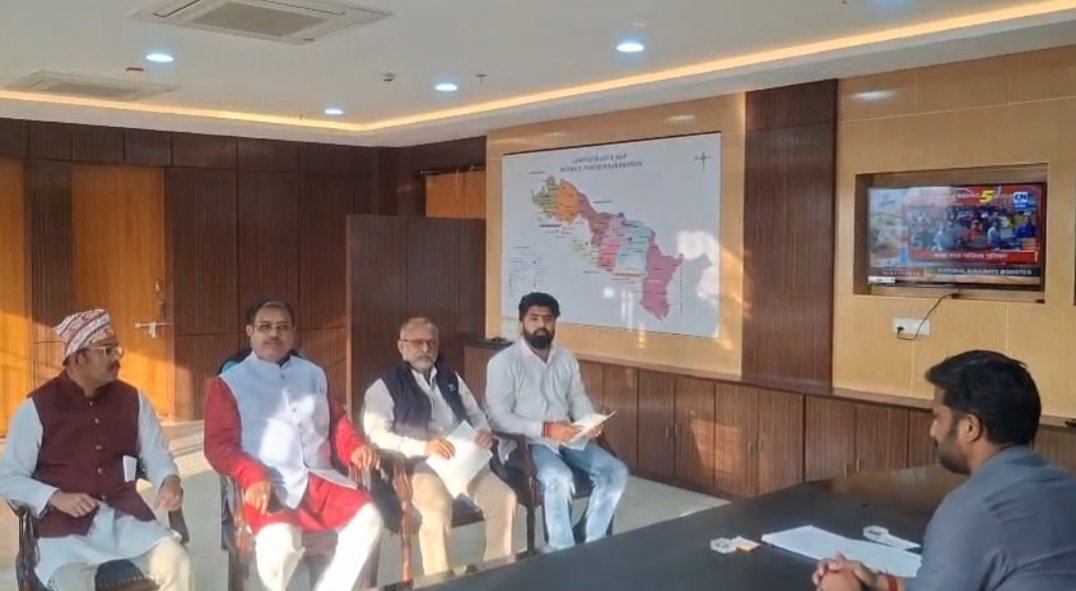 আধিকারিকদের অসহযোগের অভিযোগে জেলা শাসকের কাছে স্মারকলিপি বিজেপির