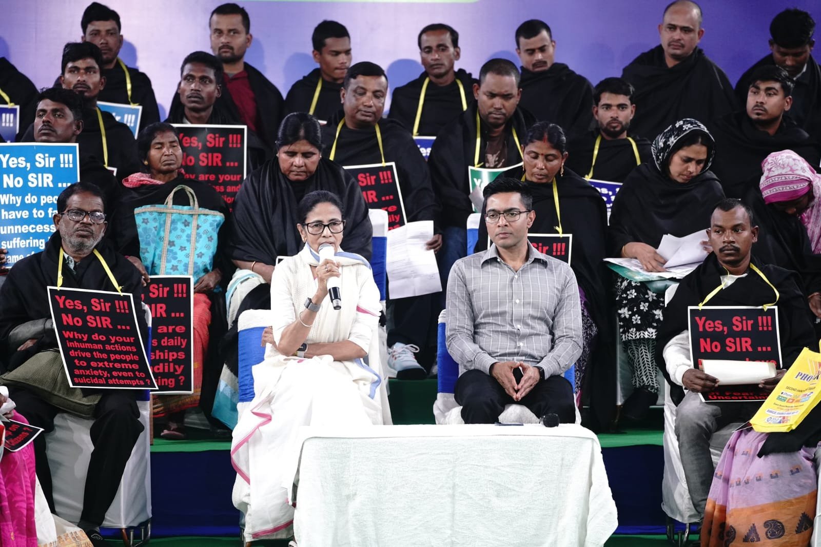 সাহস থাকলে রাজনৈতিক–গণতান্ত্রিক লড়াই করুন”—দিল্লি থেকে কমিশন ও বিজেপিকে চ্যালেঞ্জ মমতা বন্দ্যোপাধ্যায়ের