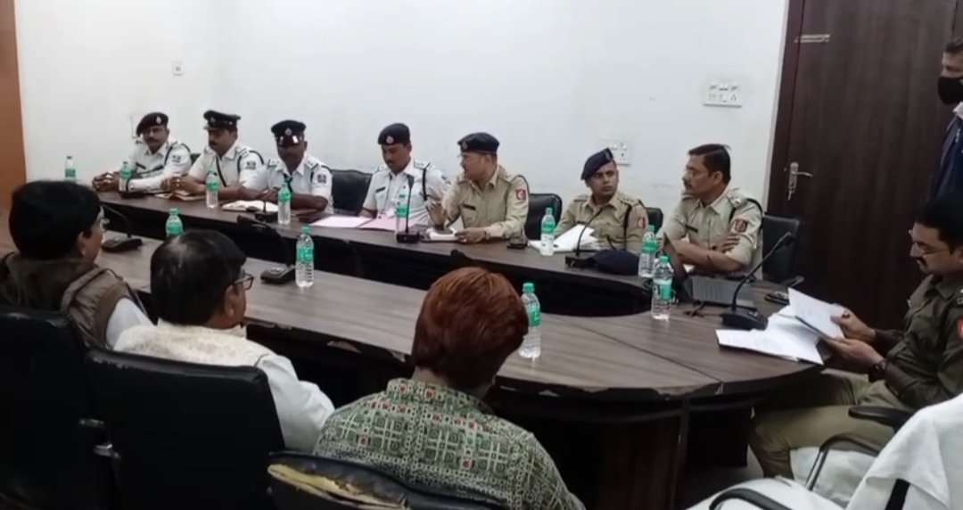 যানজটমুক্ত আসানসোল নিয়ে বাস অ্যাসোসিয়েশন ও পুলিশের বৈঠক, টোটো রুট দেওয়ার আশ্বাস