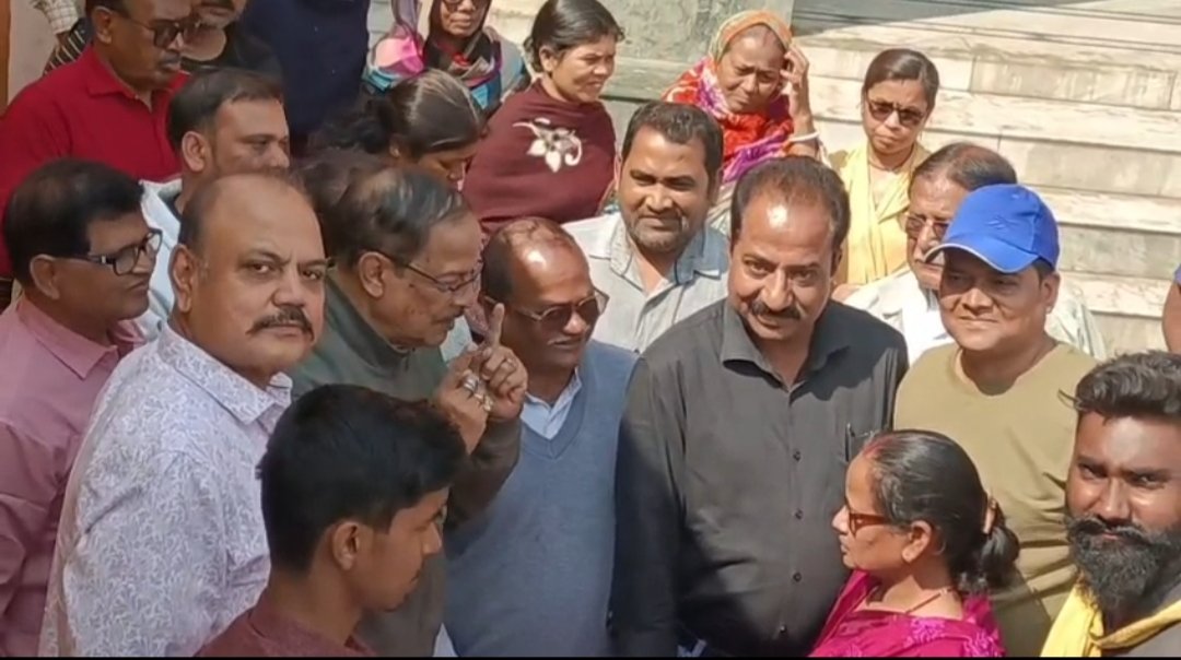 আসানসোলের ৭৬ নম্বর ওয়ার্ডে স্বাস্থ্য পরীক্ষা শিবির ও চশমা বিতরণ