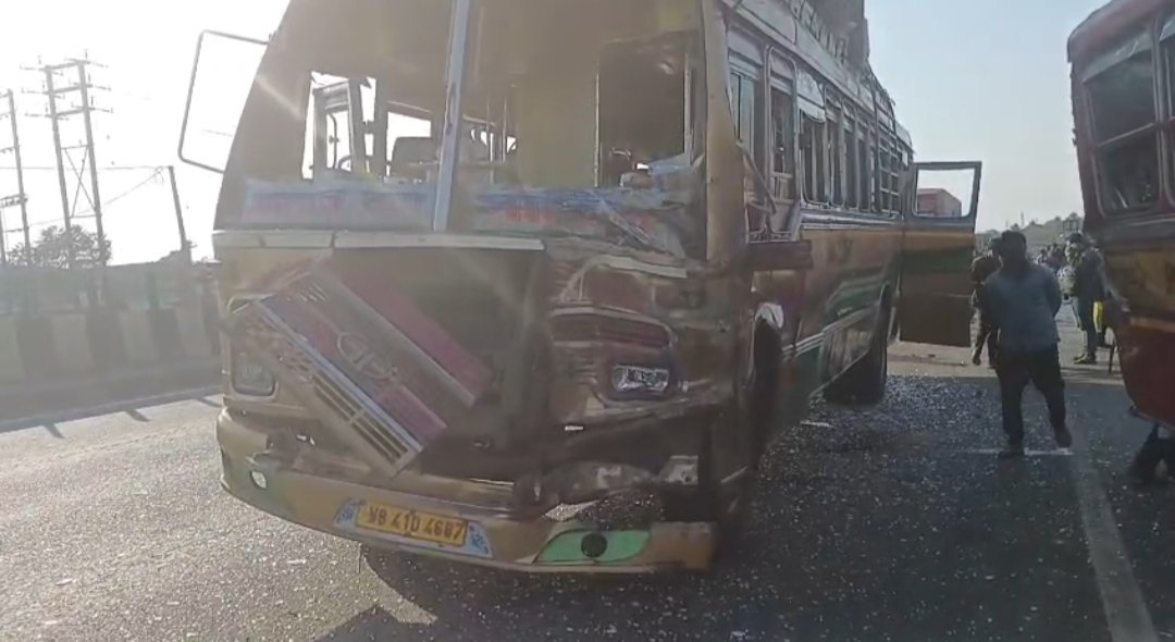 জাতীয় সড়ক ১৯-এ ভয়াবহ দুর্ঘটনা, আহত প্রায় 20