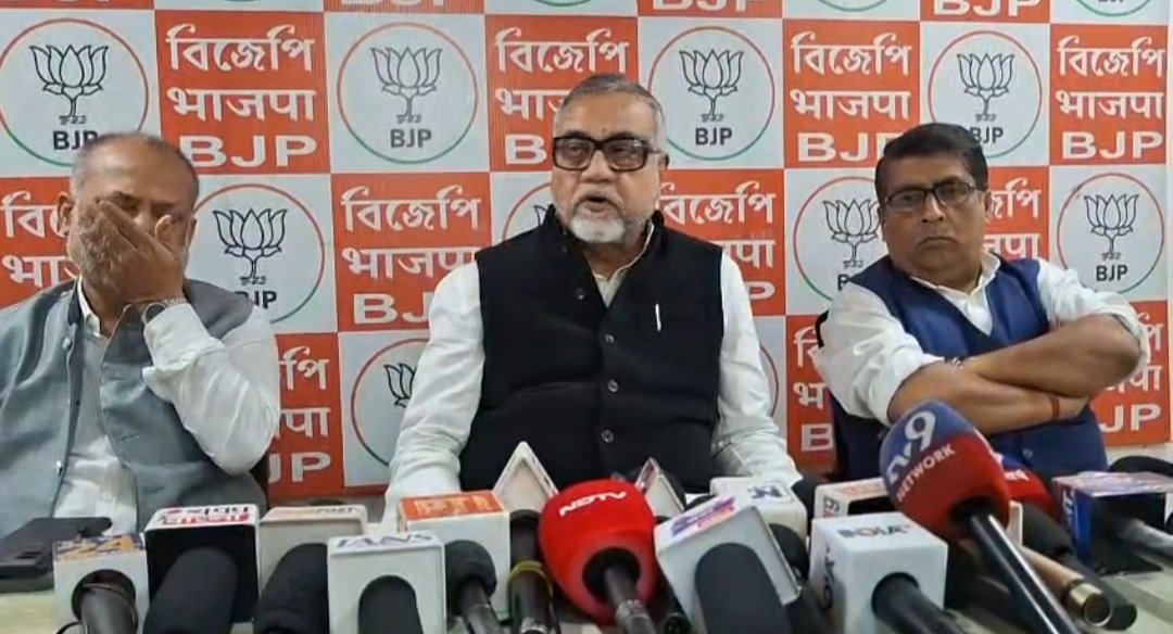 ত্রাসের স্পর্শ থেকে মুক্তি চাইছে পশ্চিমবঙ্গের মানুষ”—মন্তব্য তাপস রায়ের