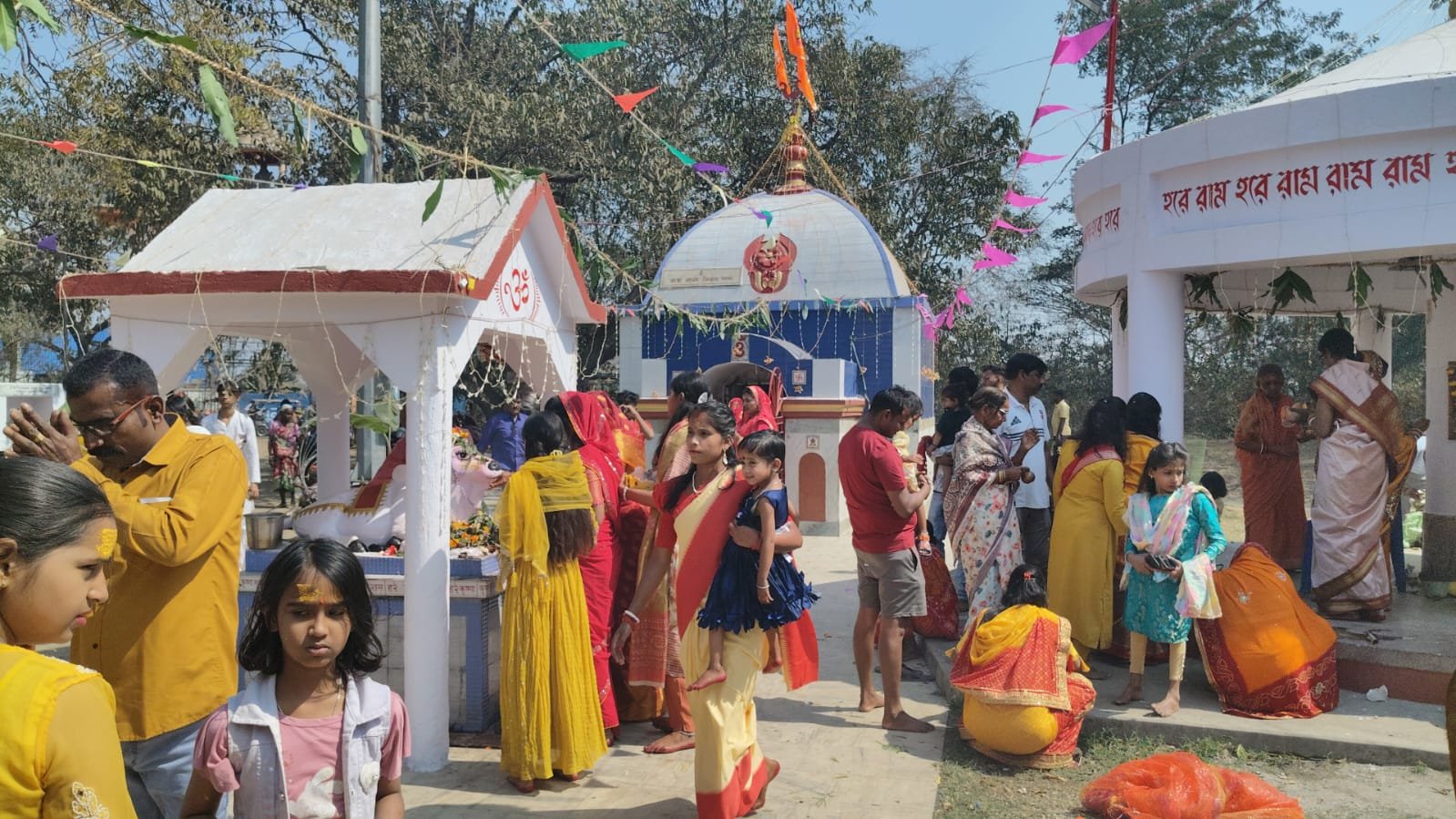 কুলটি বিধানসভা জুড়ে শাড়ম্বরে মহাশিবরাত্রি, মন্দিরে মন্দিরে ভক্তের ঢল