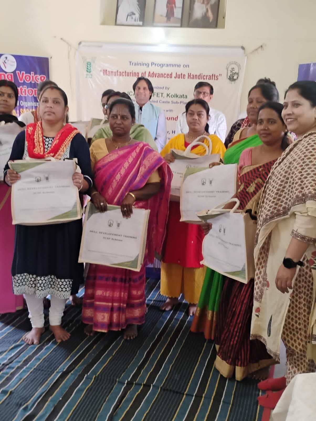 পিছিয়ে পড়া তফসিলি মহিলাদের স্বনির্ভরতার পথে প্রশিক্ষণ শিবির