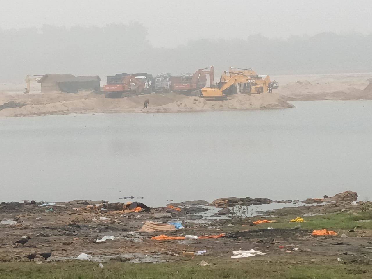 দামোদর নদী থেকে বালি উত্তোলন নিয়ে তীব্র বিতর্ক, অভিযোগে অগ্নিমিত্রা পাল