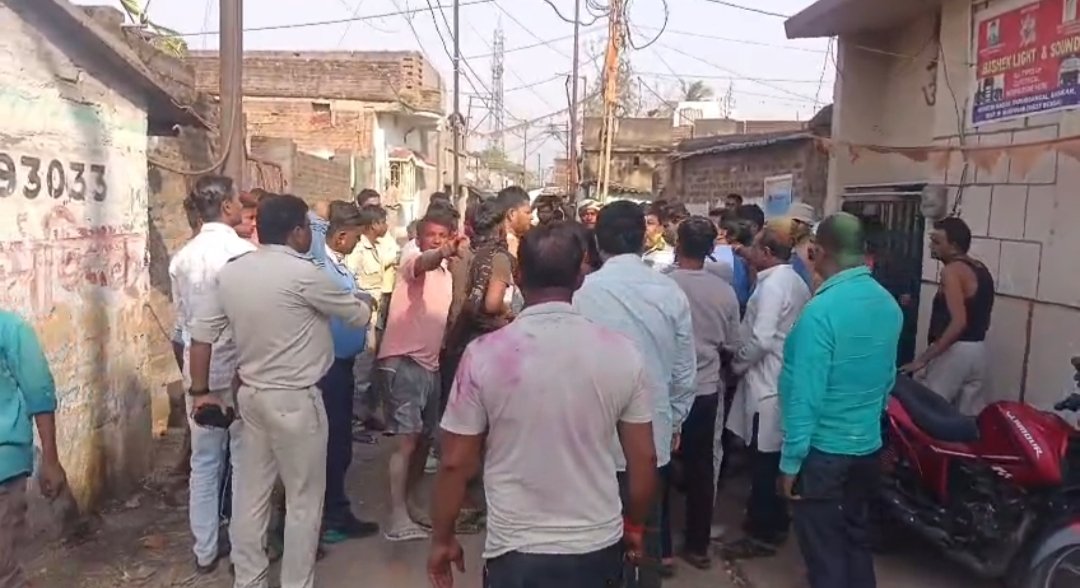 হোলির দিন অশান্ত কুলটি, বোমাবাজি ও গুলির অভিযোগে চাঞ্চল্য