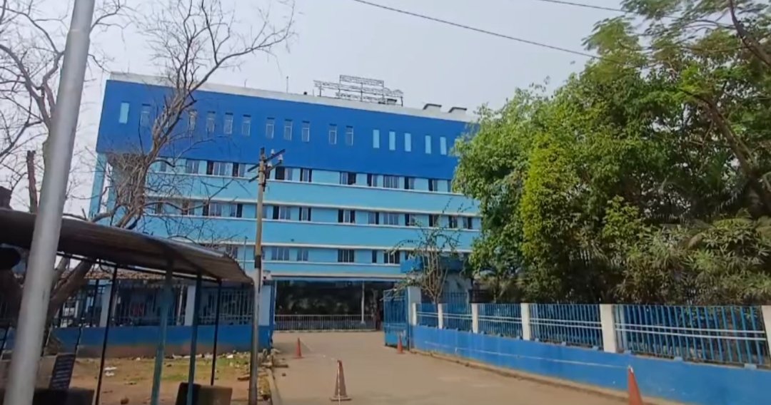 আসানসোল গ্যাস সঙ্কট: জেলা হাসপাতালে রোগীদের খাবার পরিষেবায় সংকট, ক্যান্টিন বন্ধের আশঙ্কা