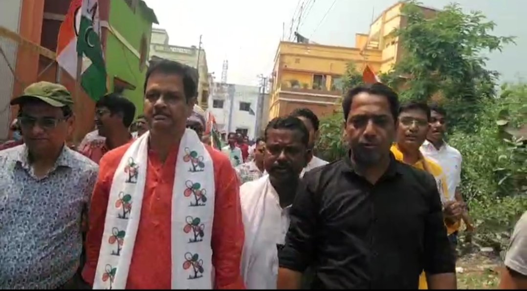 কুলটি কেন্দ্রে জোর প্রচারে তৃণমূল প্রার্থী অভিজিৎ ঘটক