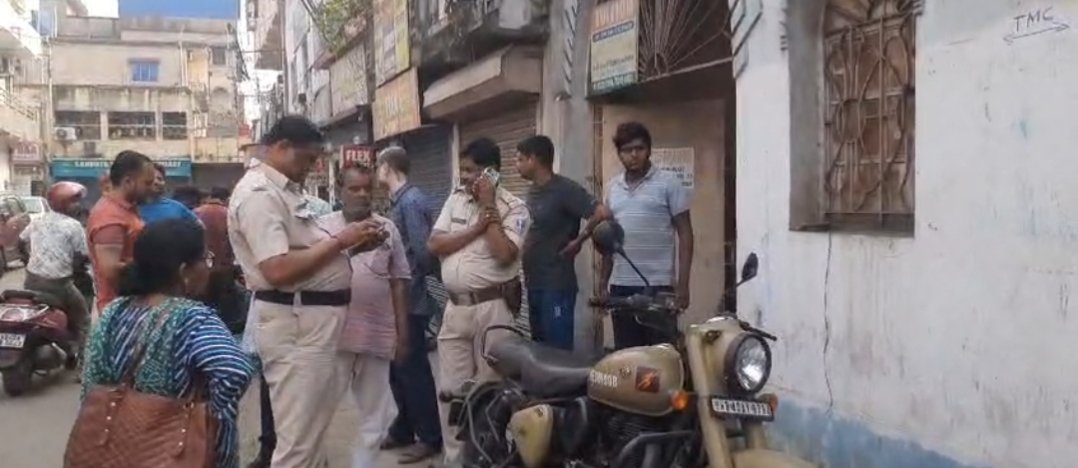 দুর্গাপুরে তৃণমূলের ব্যানার উধাও, কাইজার গলিতে রাজনৈতিক চাপানউতোর তুঙ্গে