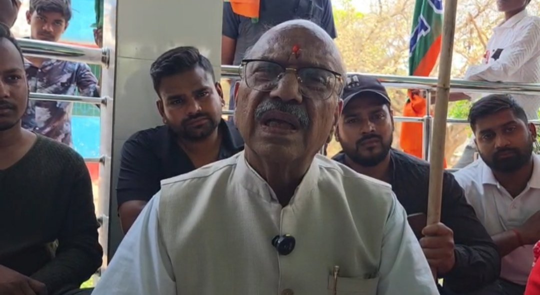 প্রচারে গিয়ে তৃণমূল সরকারকে কটাক্ষ, কুলটিতে সরব বিজেপি প্রার্থী অজয় পোদ্দার