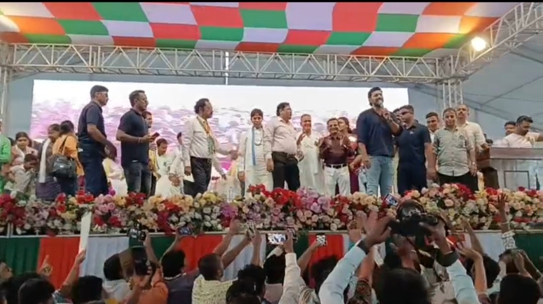 বেলিয়াতোড়ে দেবের সভা: “মন্দির-মসজিদ নয়, উন্নয়নই হোক নির্বাচনের ইস্যু”