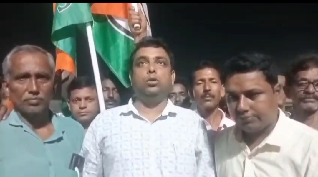 নবগ্রামে দলবদল ঘিরে উত্তেজনা, কুশপুতুল দাহ তৃণমূলের