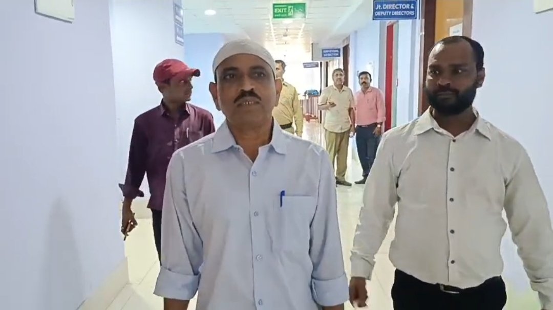 কুলটিতে বিক্ষুব্ধ তৃণমূল কর্মীর নির্দল প্রার্থী হিসেবে নমিনেশন জমা