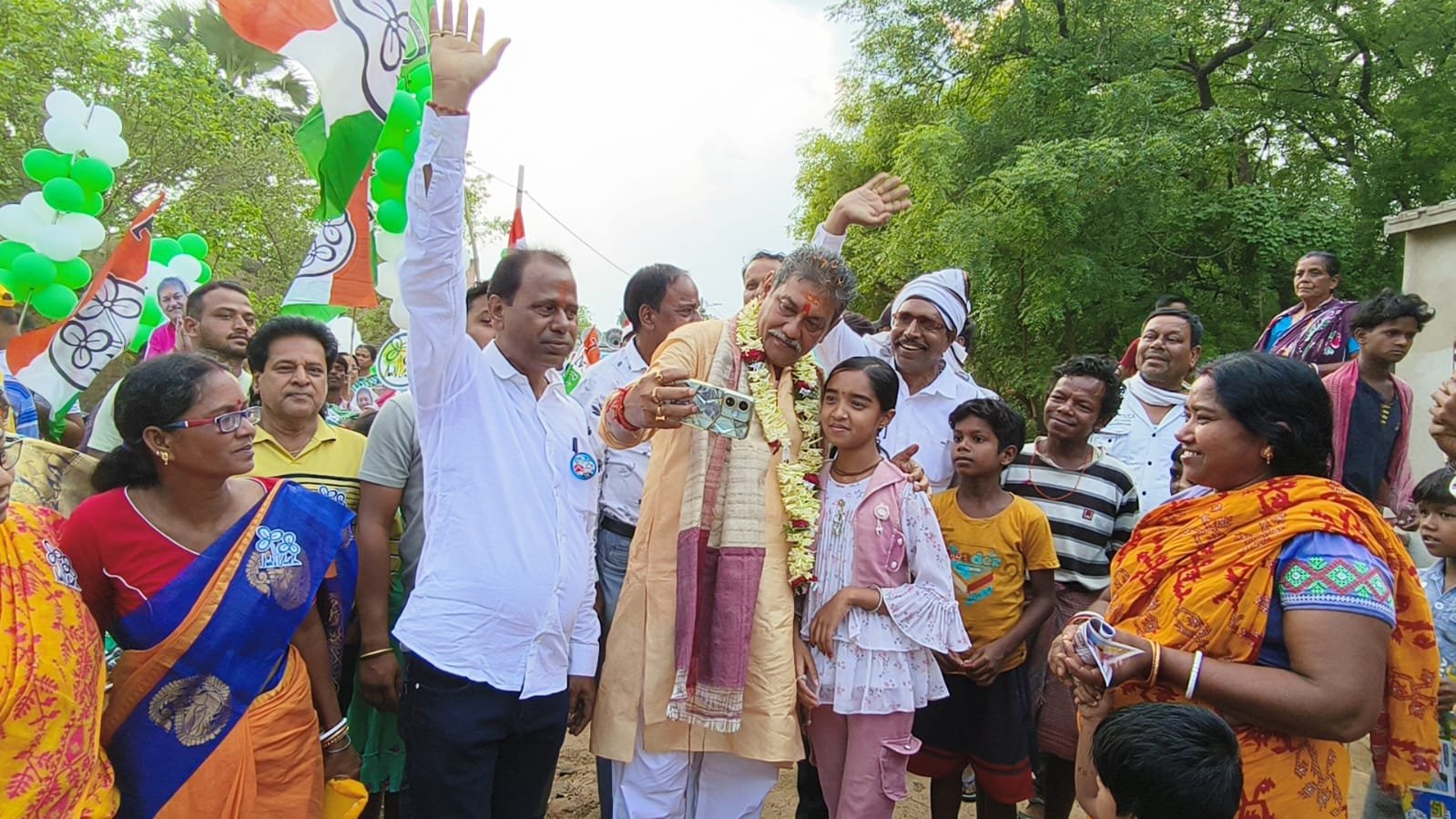 গৌরবাজারে তৃণমূলের প্রচারে জনজোয়ার, বিরোধীদের চাপে রাখার ইঙ্গিত