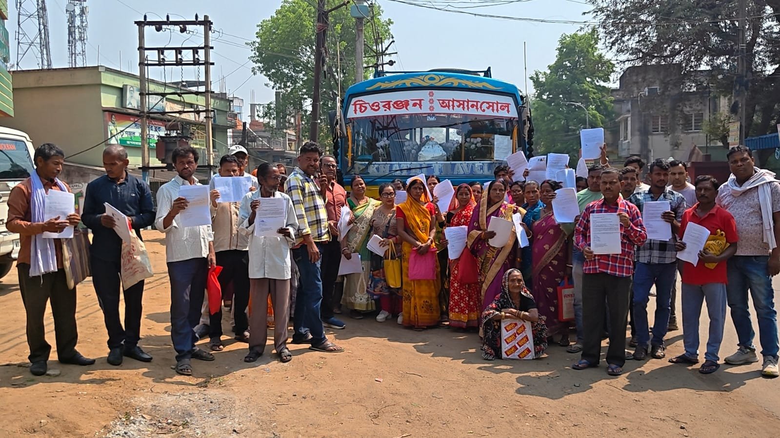 ভোটার তালিকা থেকে নাম বাদ, সালানপুরে চাঞ্চল্য; আন্দোলনে পাশে তৃণমূল