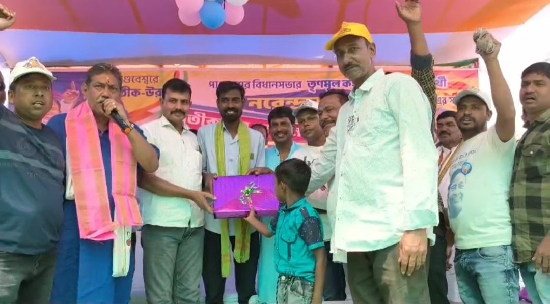 পাণ্ডবেশ্বরে উপচে পড়া ভিড়ে তৃণমূলের শক্তি প্রদর্শন, জয়ের ব্যাপারে আত্মবিশ্বাসী নেতৃত্ব