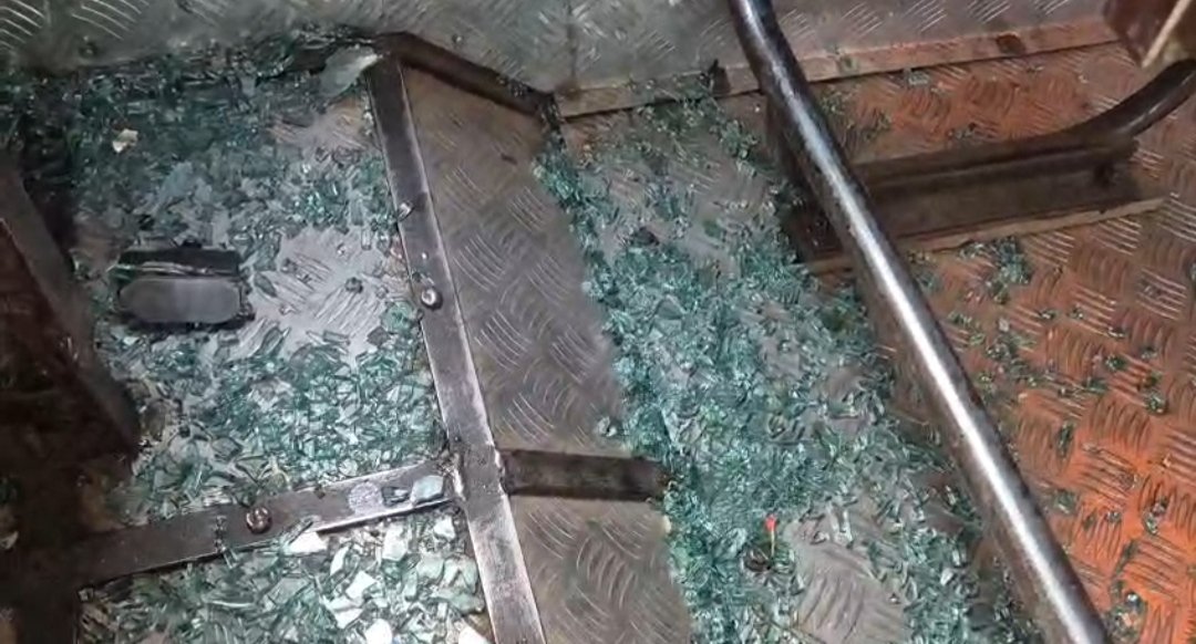 বাঁকুড়ায় বিজেপি কর্মীদের বাসে হামলার অভিযোগ, উত্তেজনা ধানশিমলায়